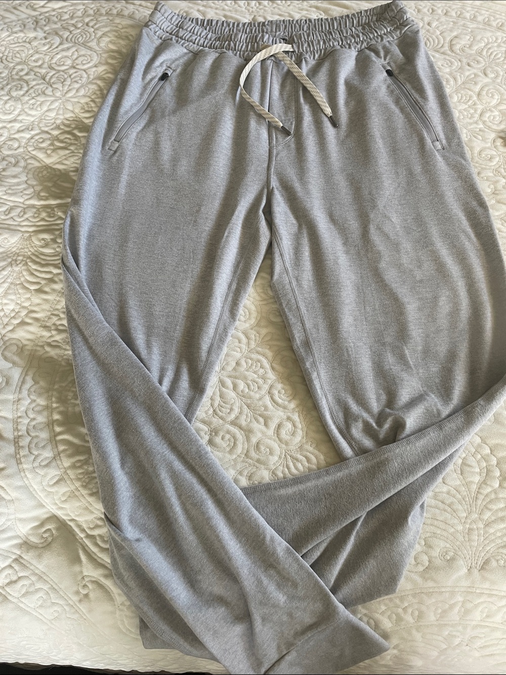 Vuori Grey Men's Jogger Sweatpants